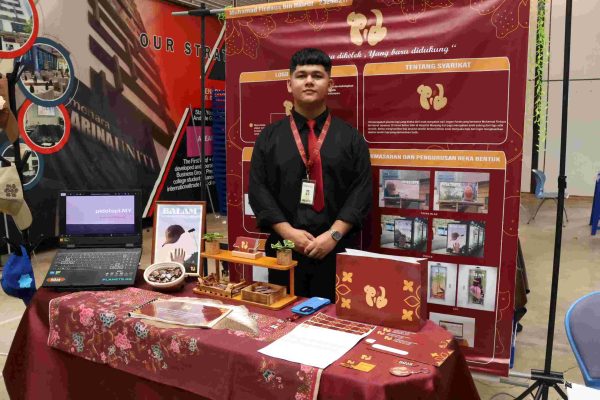 diploma_show diploma_show