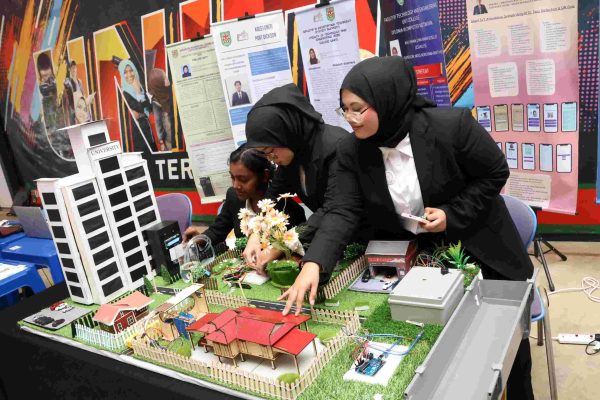 projek_akhir_pelajar projek_akhir_pelajar